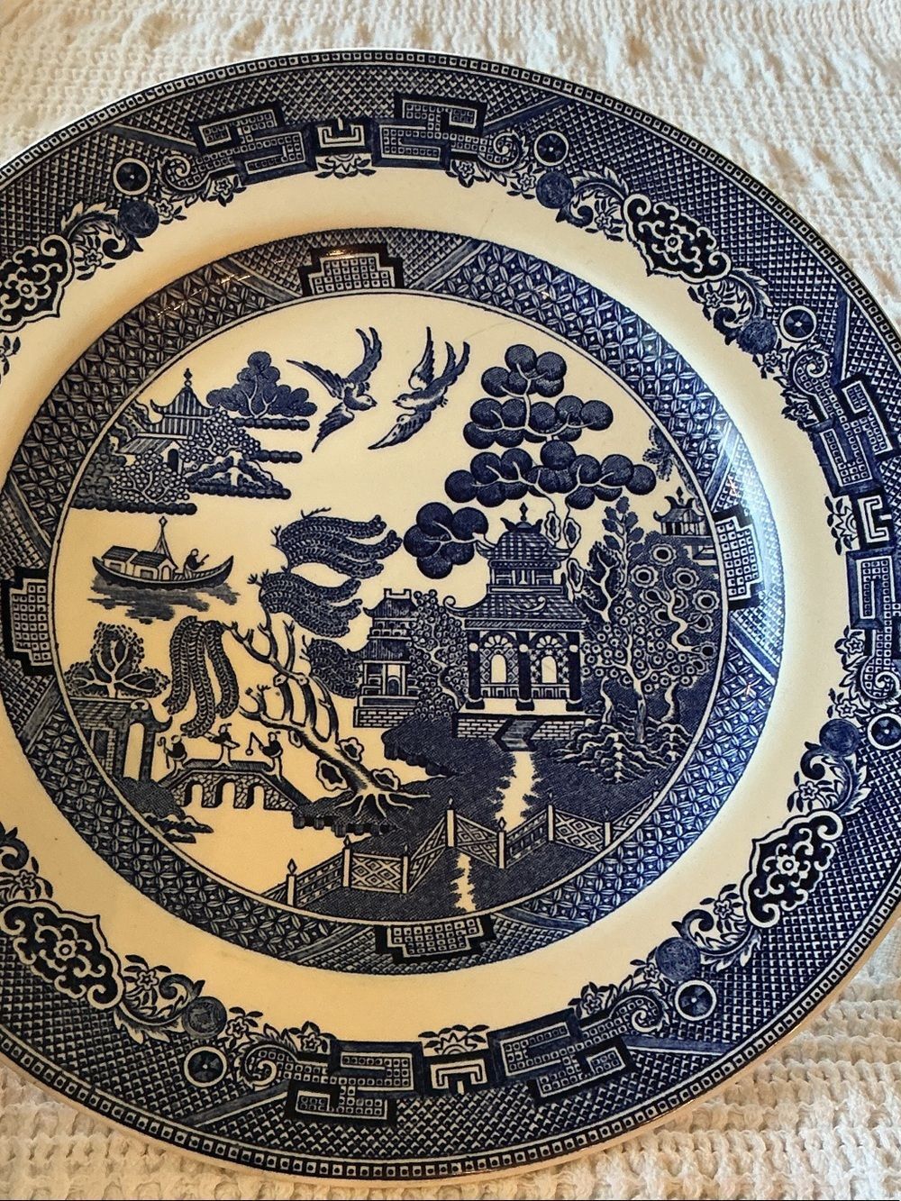 Blue and White Willow-Pattern Dinner Plate by Johnson Brothers Classic Porcelain - Picture 7 of 10